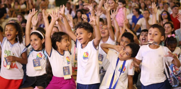 Petrolina recebeu o grupo “Ciência em Show” em noite dedicada ao conhecimento científico