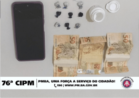 Polícia apreende drogas e detém mulher em bar suspeito de tráfico e prostituição em Juazeiro