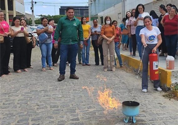 Profissionais da Educação Infantil de Petrolina participam de curso de brigada de incêndio